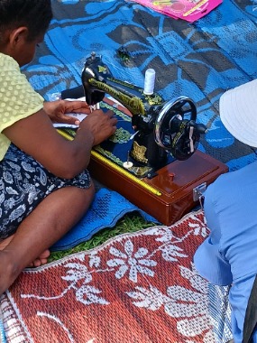 Vanuatu-Imaus-Sewing-2.jpg
