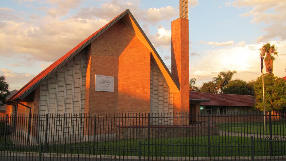 Australian-LDS_meetinghouse_in_Fitzroy_AU-(002).jpg