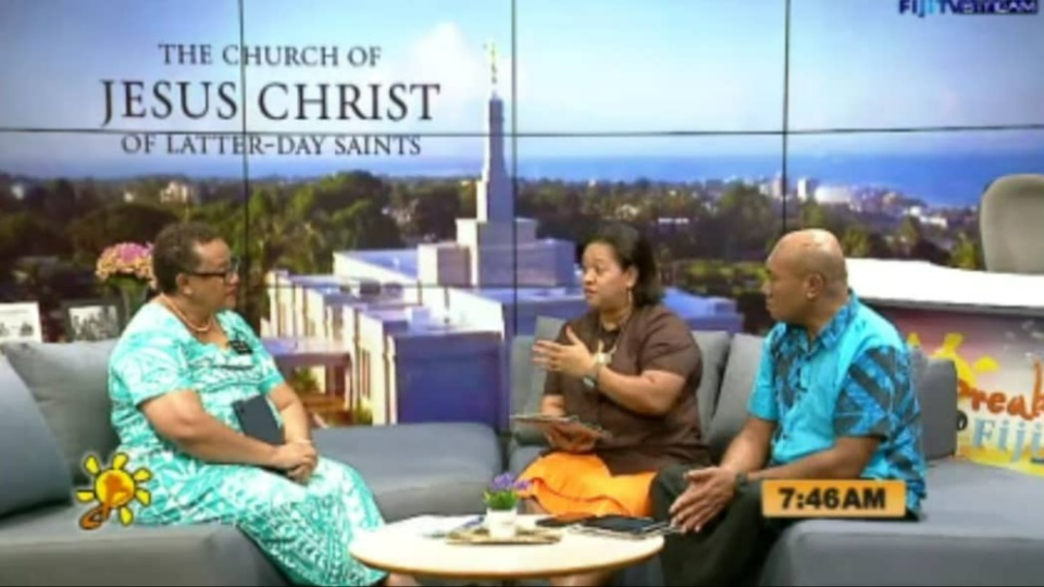 Fiji-One-TV-presenters,-Mavis-and-Tai-(right),-interview-Sulueti-Kama-on-23-September-2022.