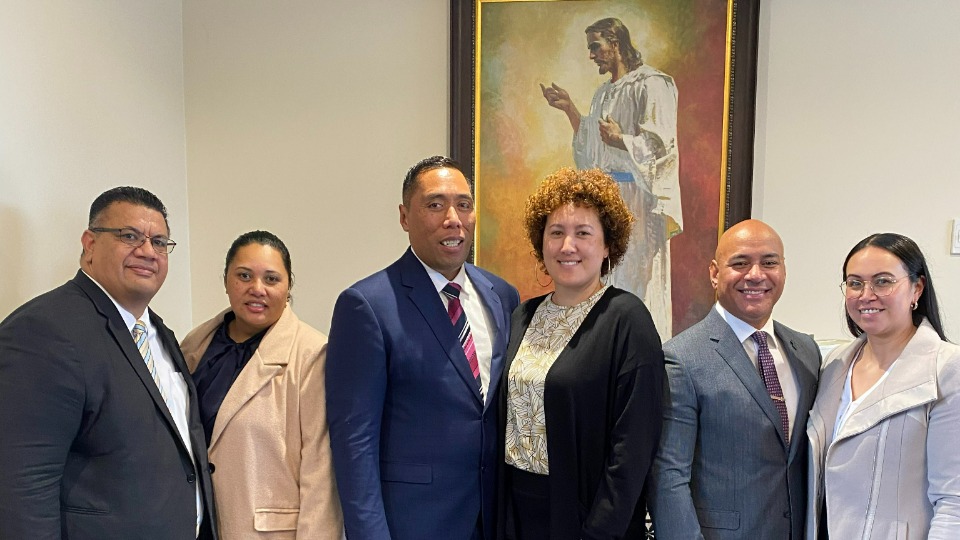 Left-to-right-Sione-and-Phoebe-Tau-Darryl-and-Nayla-Taula;-Sulusi-and-Katrina-Eteru.