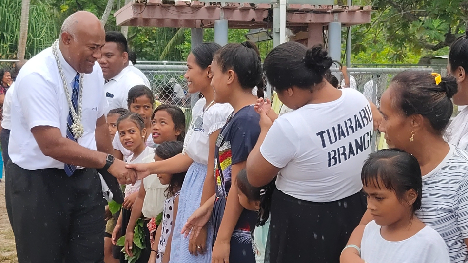 Elder-Taniela-B.-Wakolo-ministers-to-people-in-the-Republic-of-Kiribati.