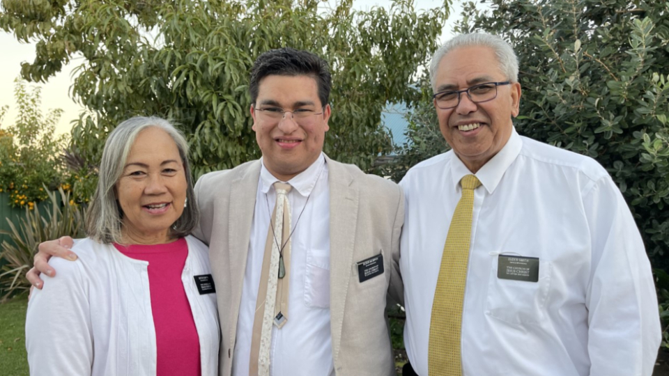 Service-Mission-leaders-who-help-find-volunteer-work-and-opportunities-for-self-improvement-for-service-missisonaries,-Tweedie-and-Ngati-Smith-with-Elder-Alex-Murphy.-May-2022