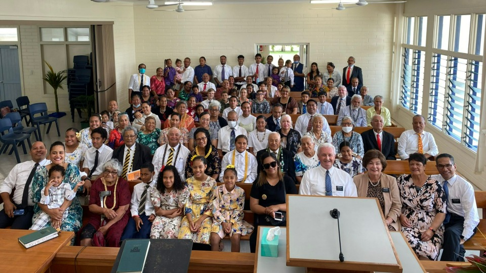 Members and friends of The Church of Jesus Christ of Latter-day Saints in Niue, with visiting leaders from the New Zealand Auckland Mission. 2022.
