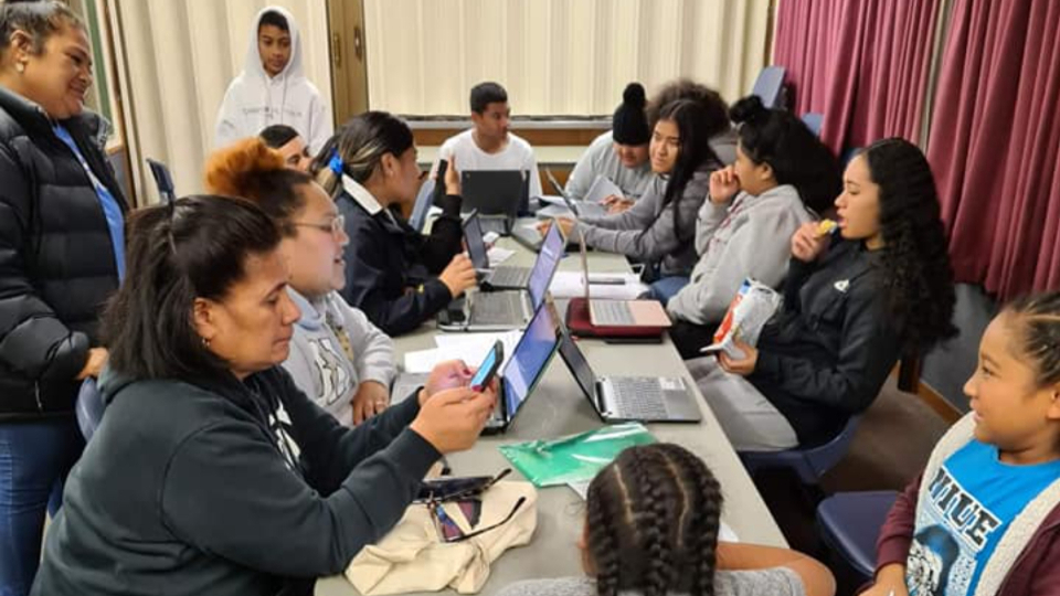 Youth-and-leaders-of-the-McKenzie-Ward-look-up-their-ancestors-on-FamilySearch.--New-Zealand,-2021