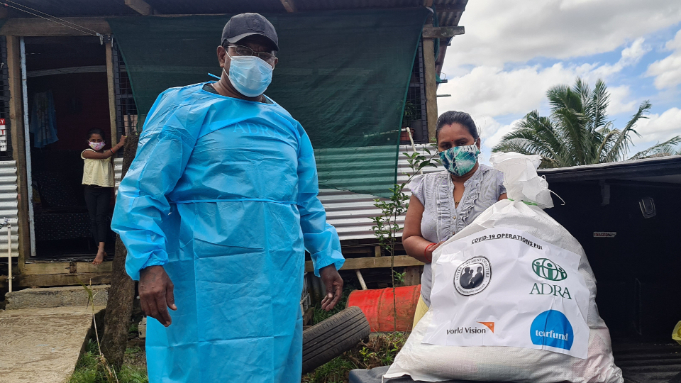 Families-in-Fiji-receive-food-kits-to-help-them-through-the-Covid-19-lockdown.--October-2021