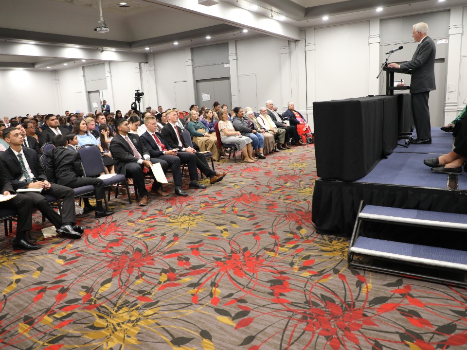Elder Christofferson speaks in Alice Springs, Australia on 25 May 2023.