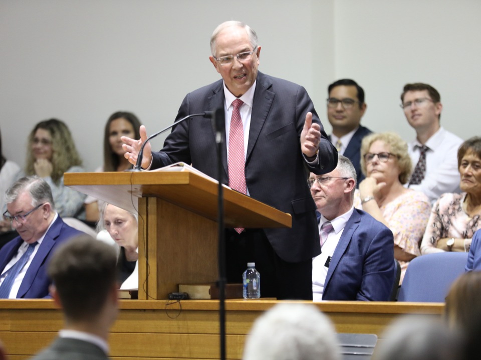 Elder-Neil-L-Andersen-of-the-Quorum-of-the-Twelve-Apostles-addressing-members-and-Friends-at-the-Western-Australia-state-wide-Devotional.jpg