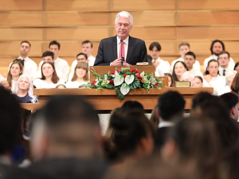 Elder Dieter F. Uchtdorf speaks to youth and young adults in Hamilton, New Zealand. 15 October 2022.